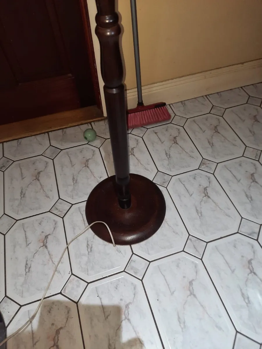 Tall floor lamp - Image 3