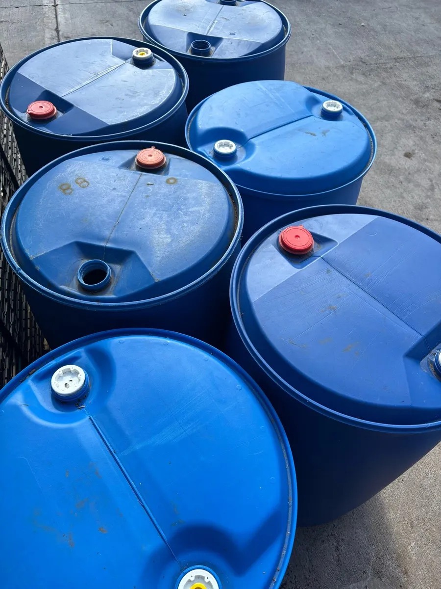 Blue barrels - Image 1