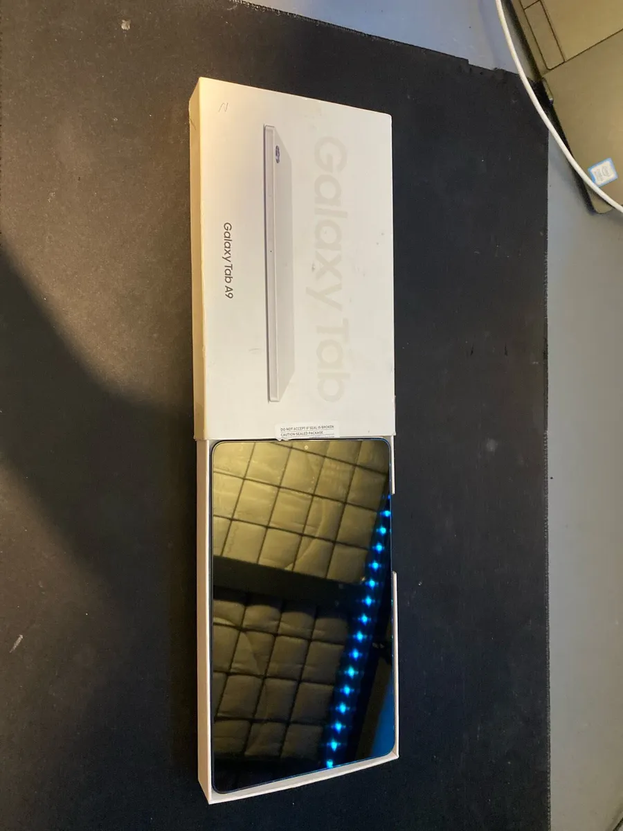 Samsung Galaxy Tab A9 - Image 2