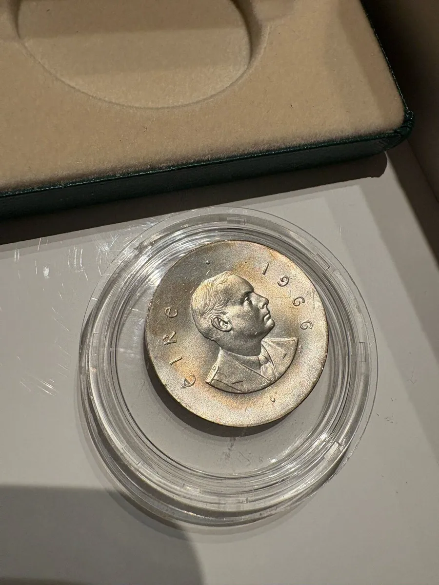 Uncirculated 1966 Padraig Pearse 10 Shillings - Image 2