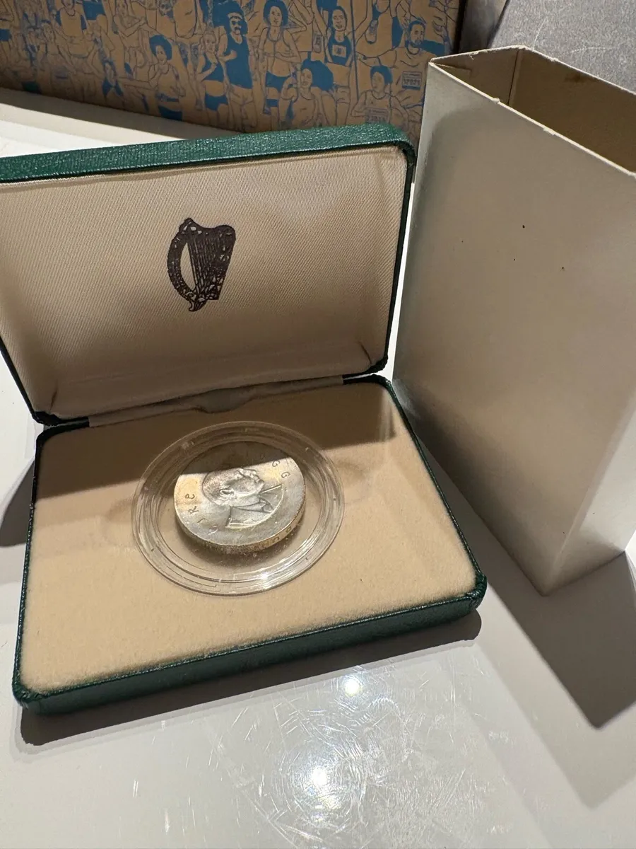 Uncirculated 1966 Padraig Pearse 10 Shillings - Image 4