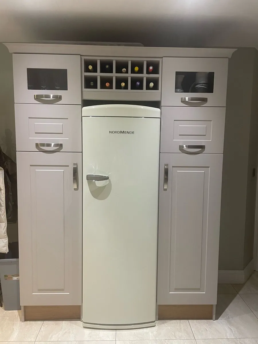 Kitchen unit - Image 1