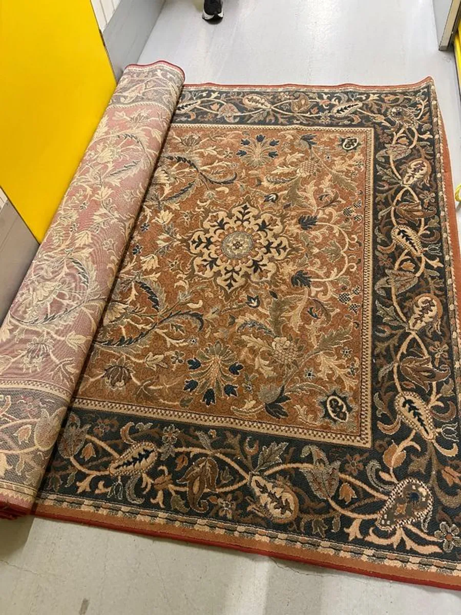 Large paisley print rug - Image 1