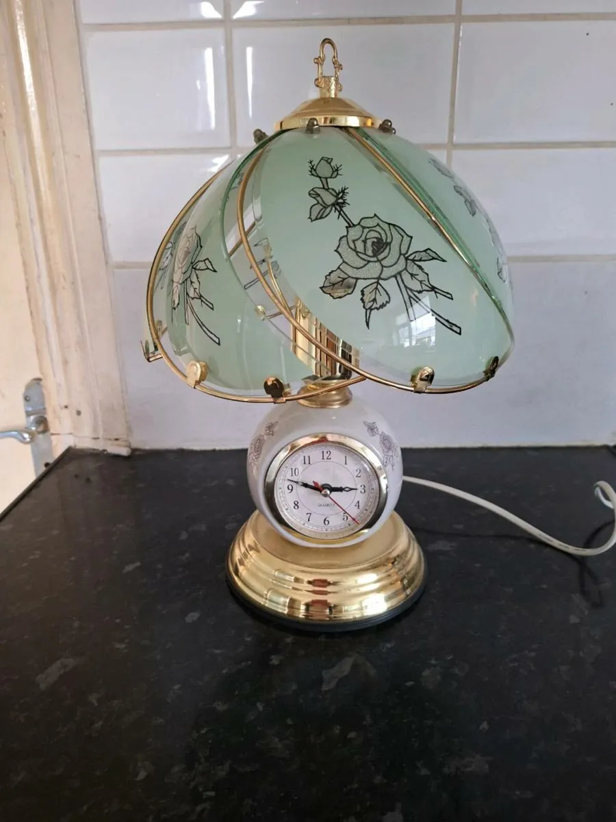 Lovely touch lamp with clock - Image 1