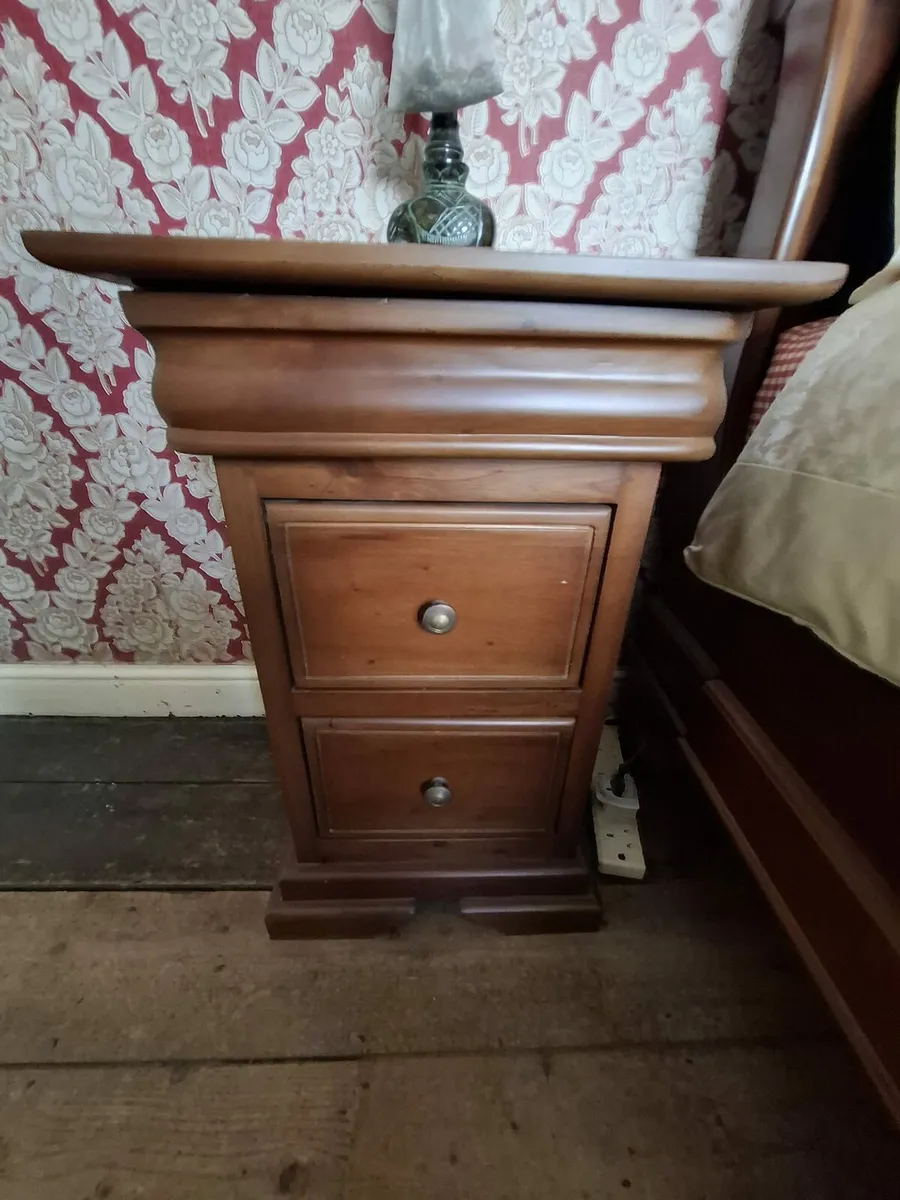 3 drawer Bedside cabinets x2 - Image 3