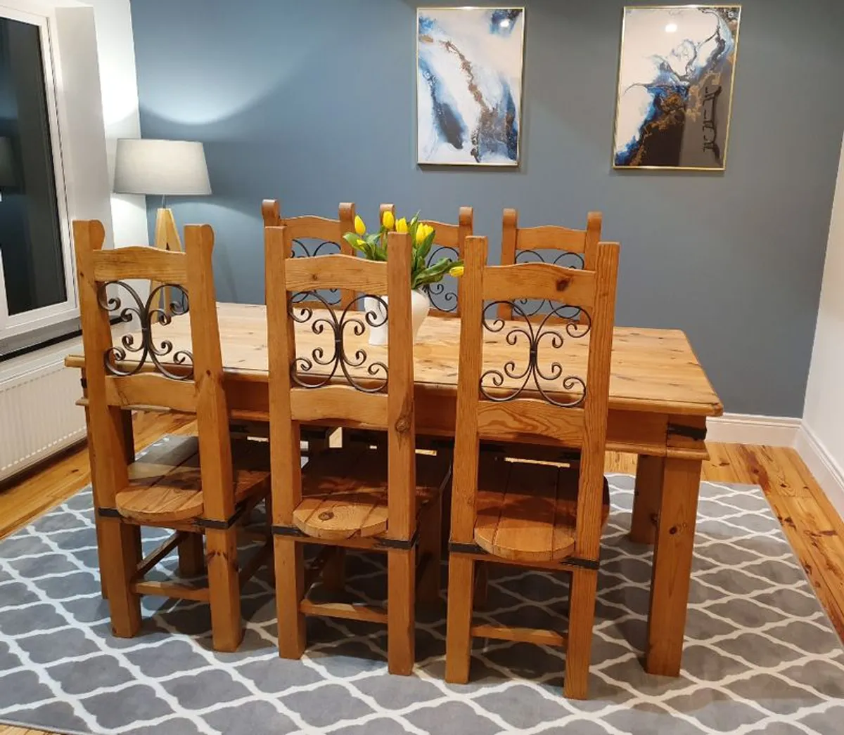 Dining table - Image 1