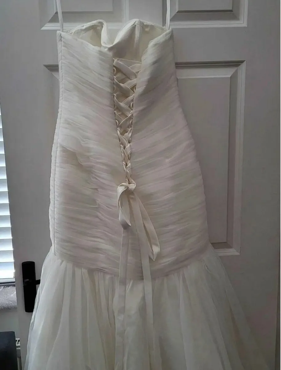 Wedding dress - Image 3