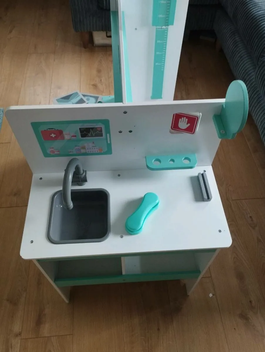 Toy doctor surgery - Image 2