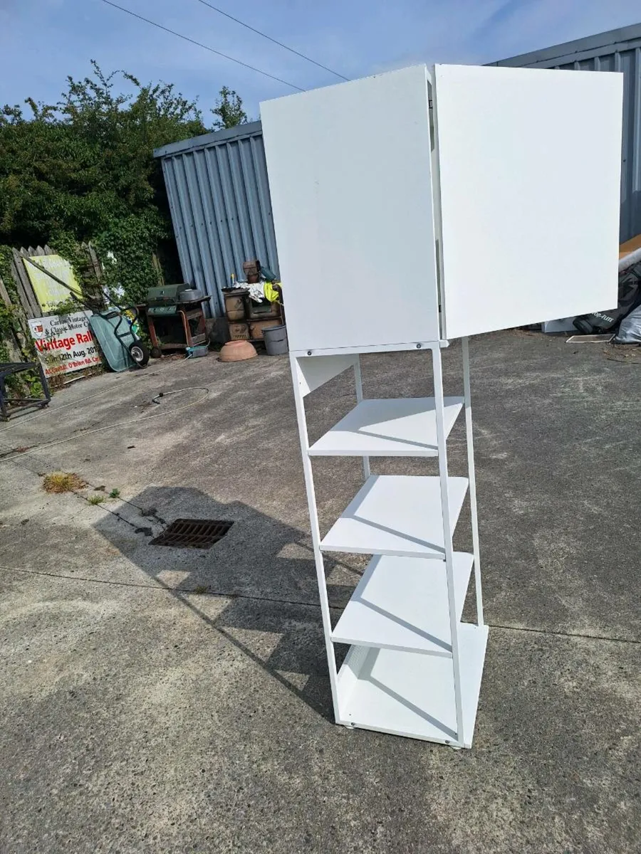 Lovely metal and wooden shelving unit - Image 3