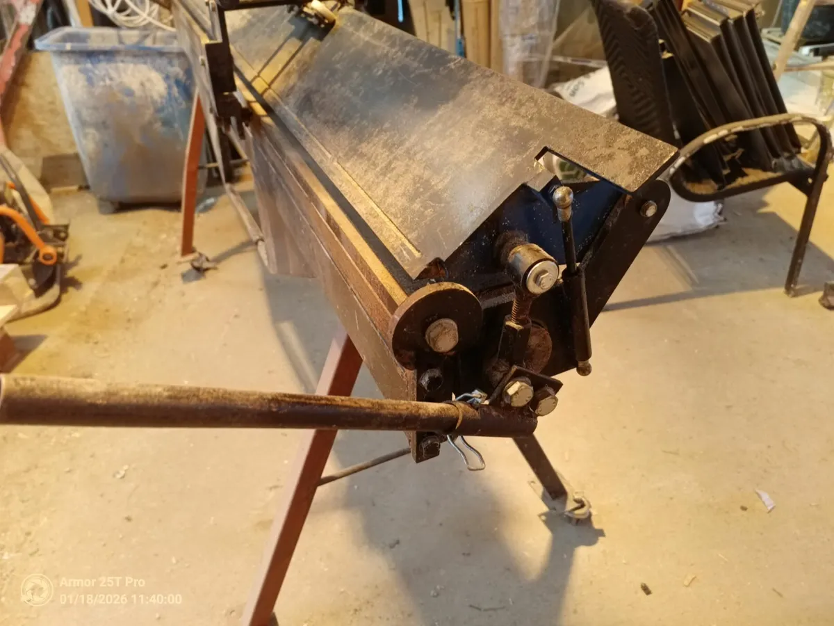 Sheet metal bender with cutting shears - Image 2