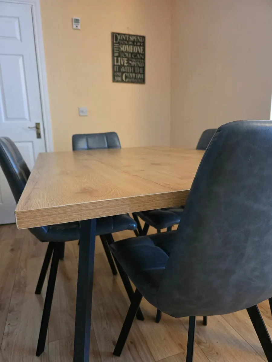 Dining table with 4 chairs - Image 2