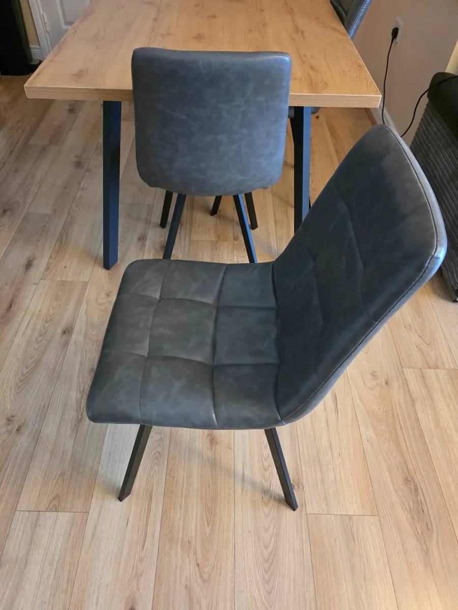 Dining table with 4 chairs - Image 4