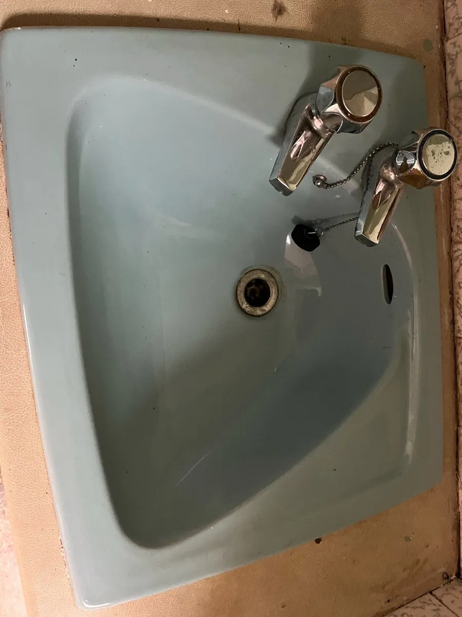 Blue sink