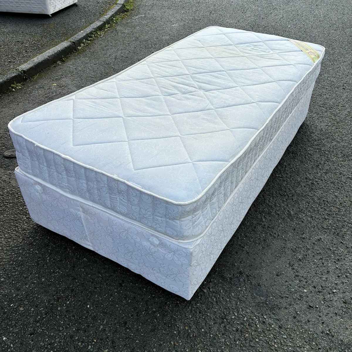 Single Bed - Image 2