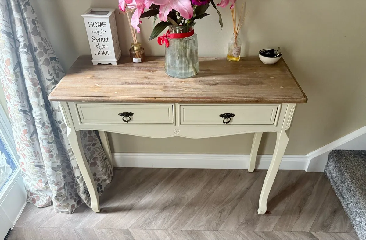 Console table - Image 1