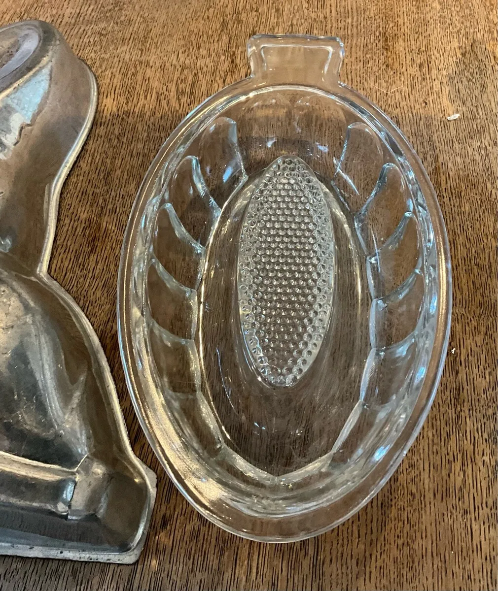 3 Moulds- 1 Glass, 2 Metal - Image 2