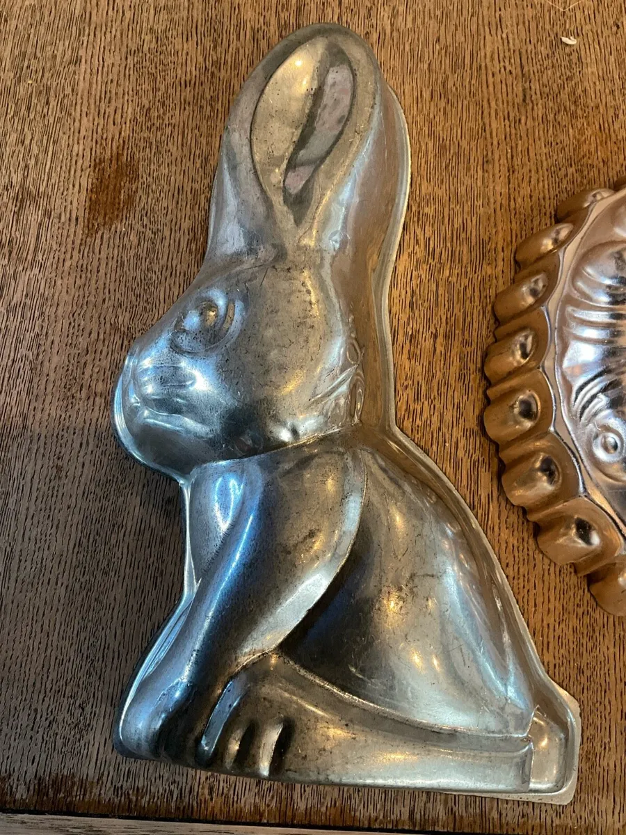 3 Moulds- 1 Glass, 2 Metal - Image 4