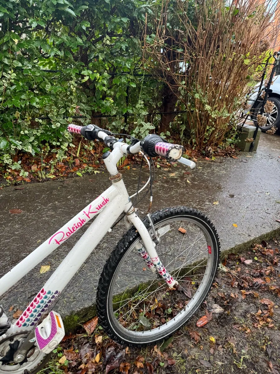 Raleigh Krush Girls MTB White/Pink - Image 3