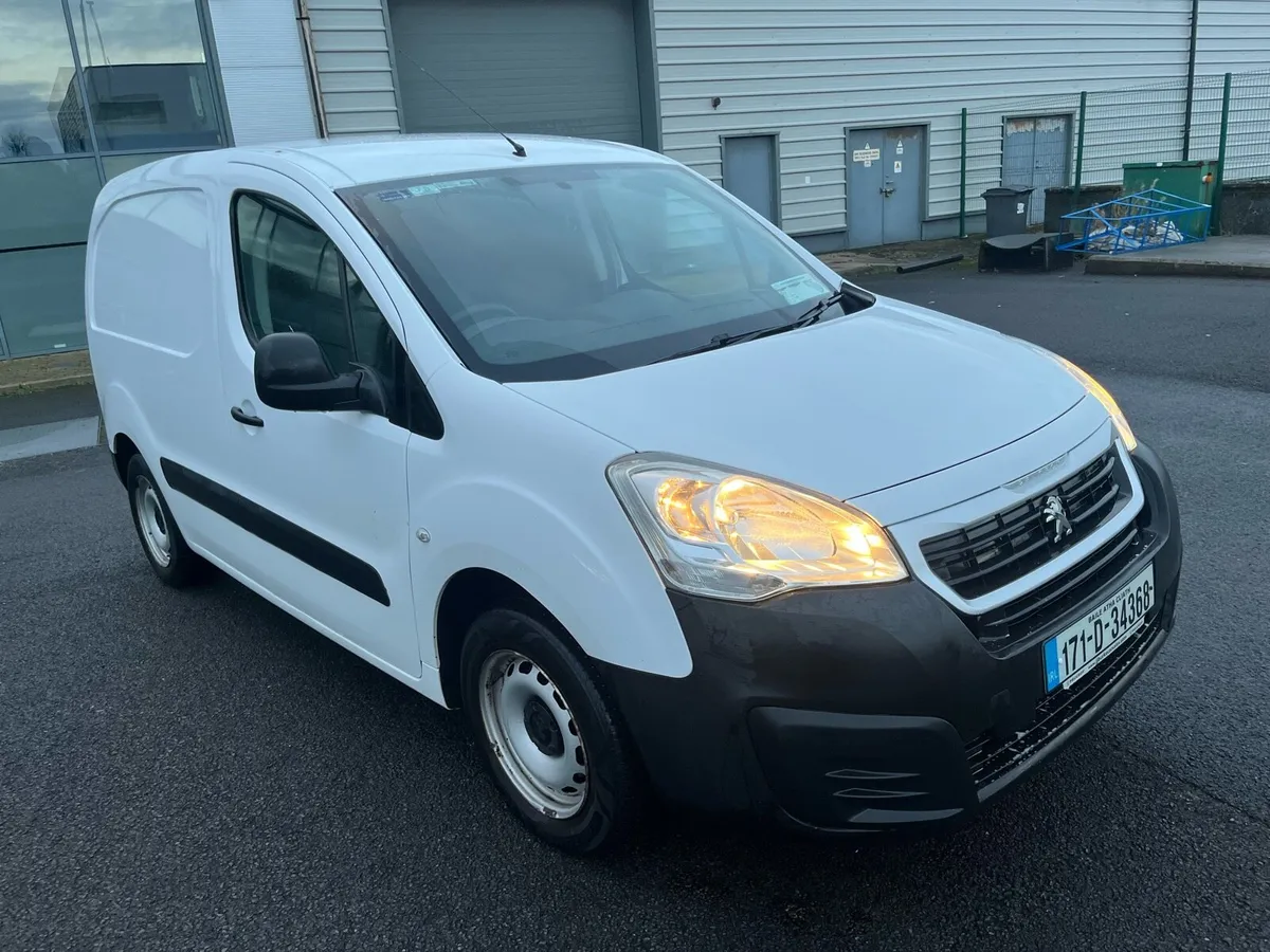 Mint low mileage Peugeot Partner DOE 5/26 Tax 7/26 - Image 1