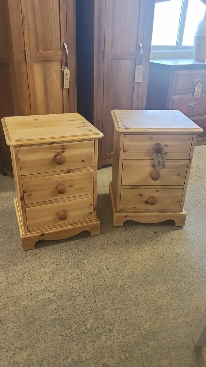 Pair vintage pitch pine bedside lockers - Image 1