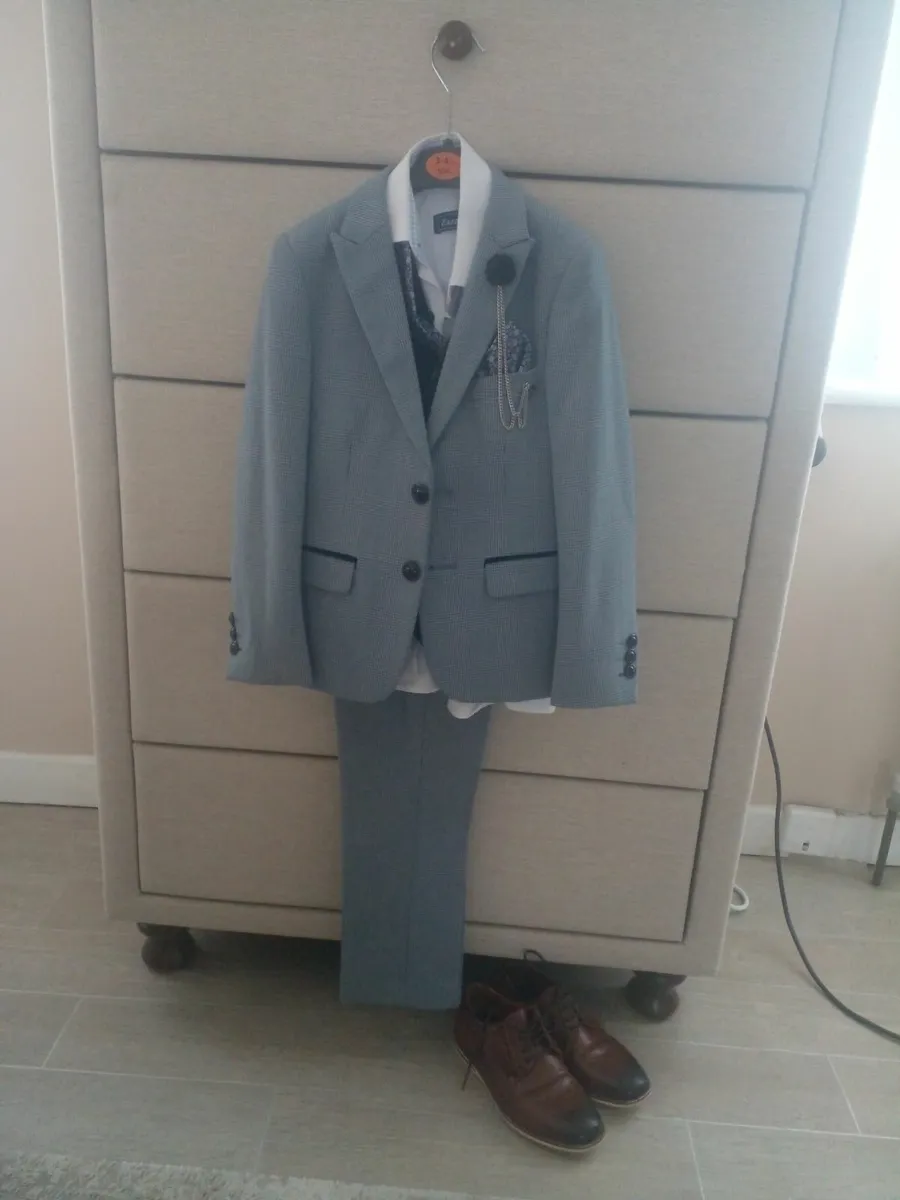 Kids suit - Image 1