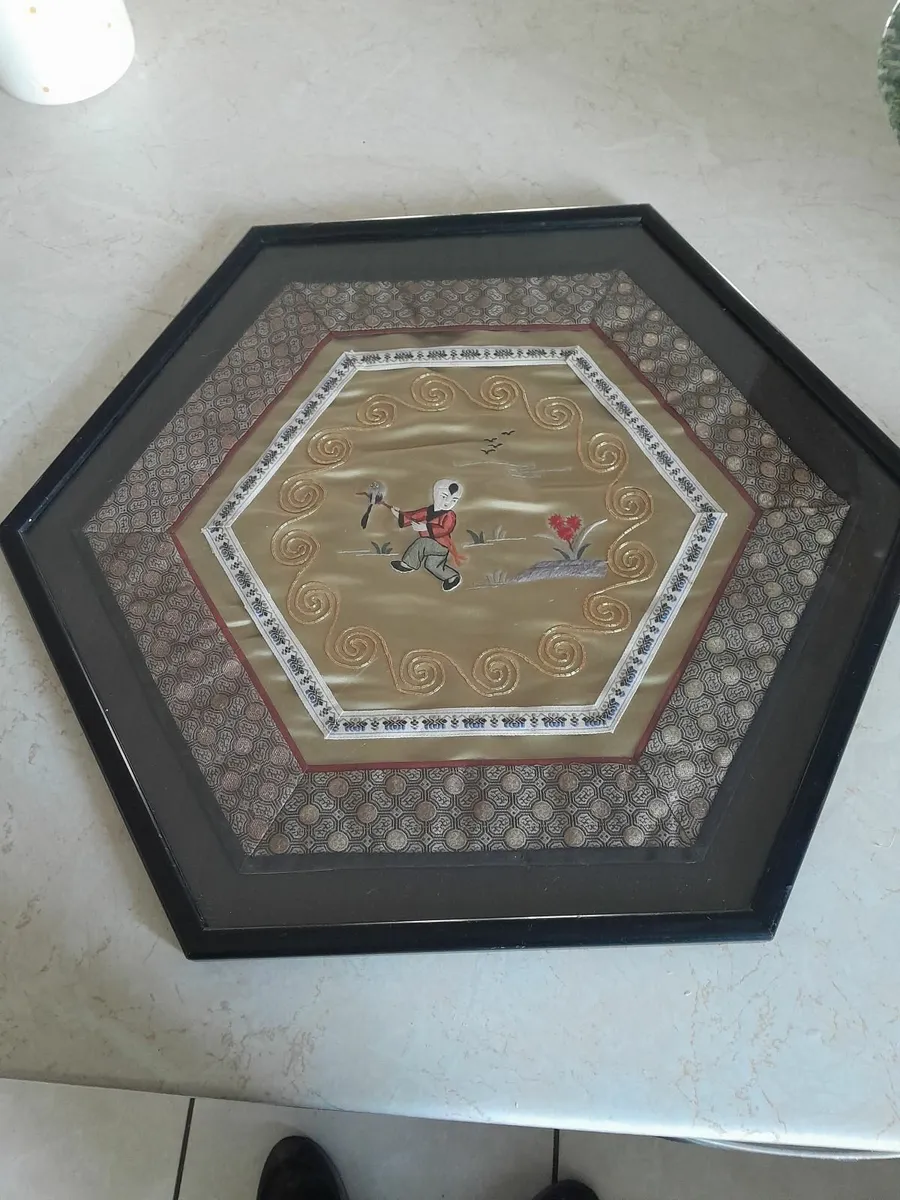 Asian silk embroidery  piece - Image 4