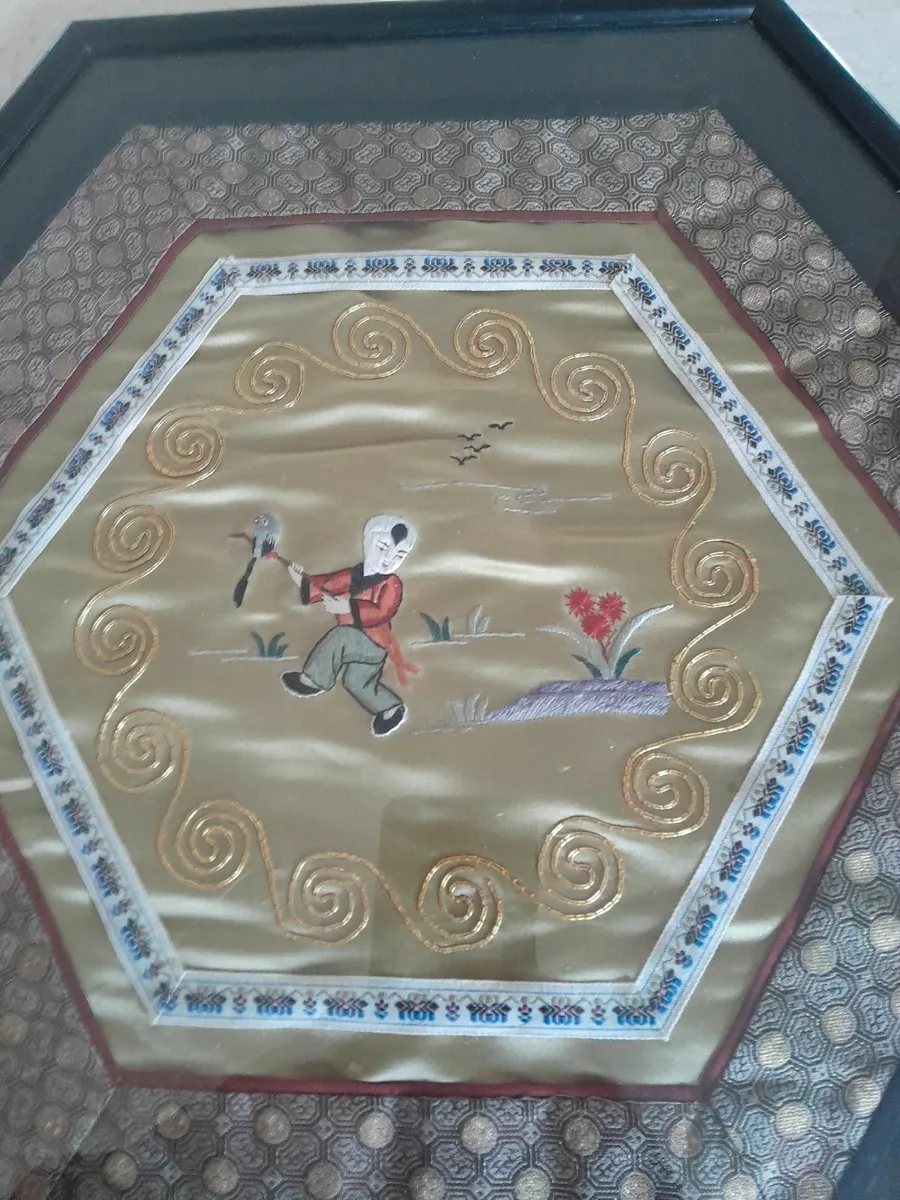 Asian silk embroidery  piece - Image 1