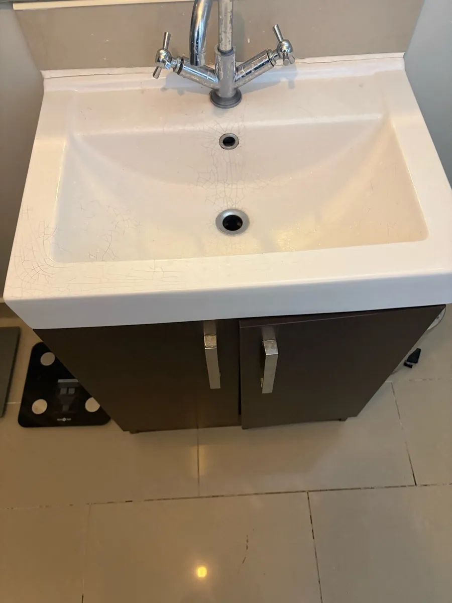 Toilet and sink unit - Image 2