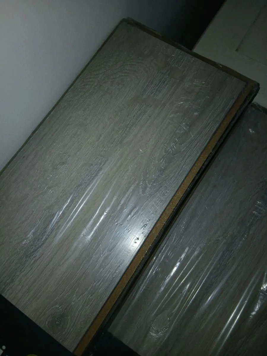 Laminated flooring - Image 3