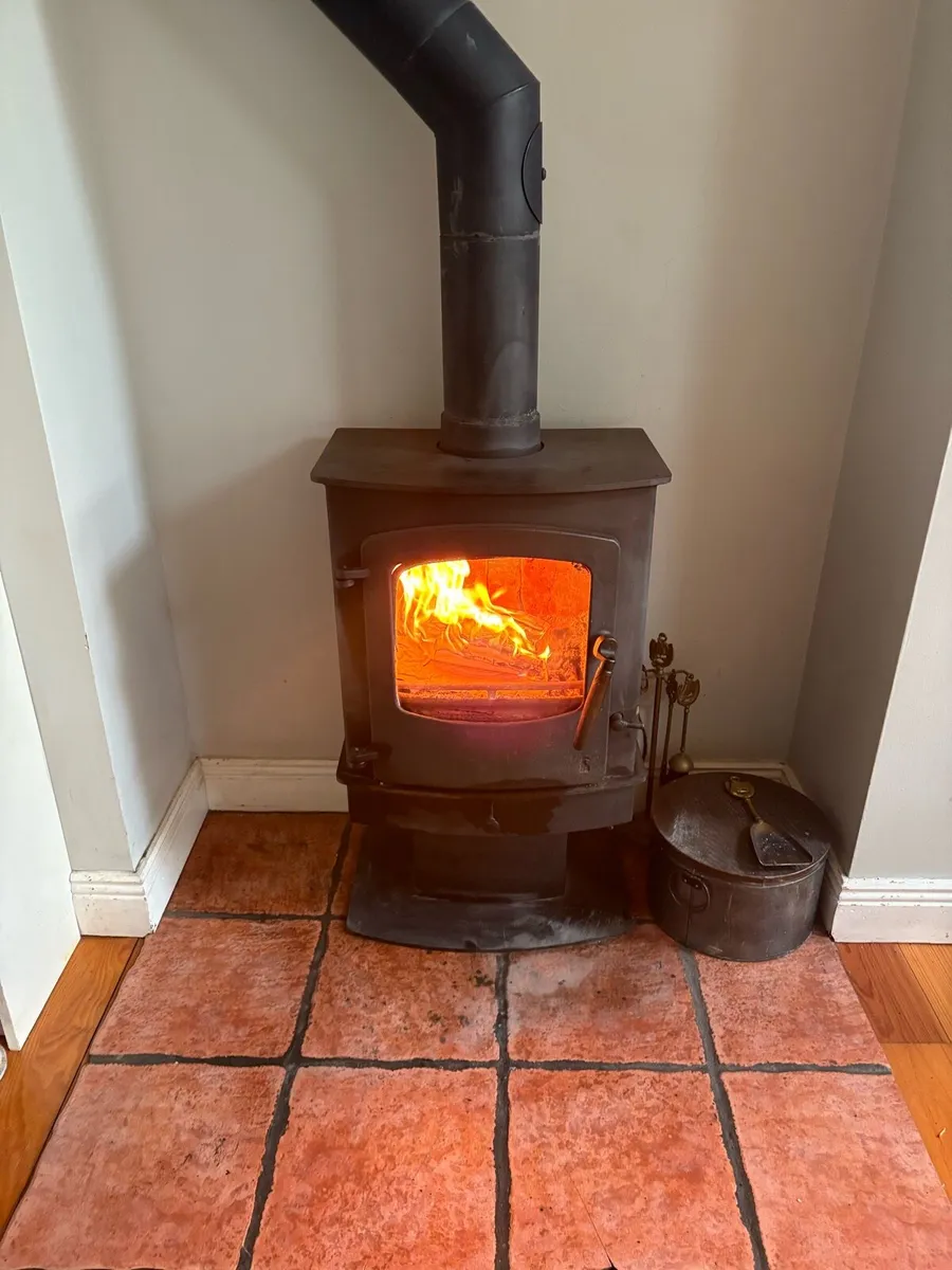 Charnwood solid fuel stove - Image 1