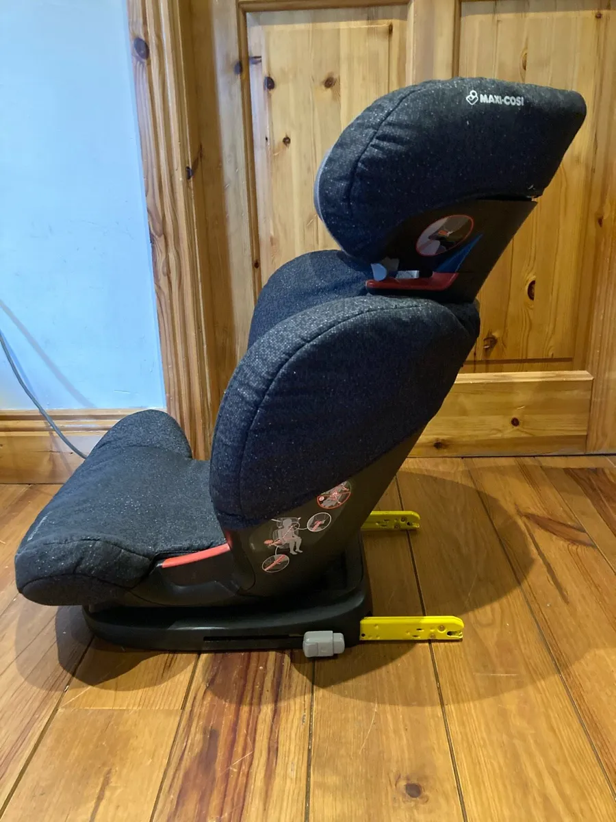 Child car seats - Image 1