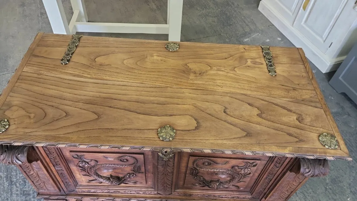 Early 1900s oak trunk with drawers - Image 2