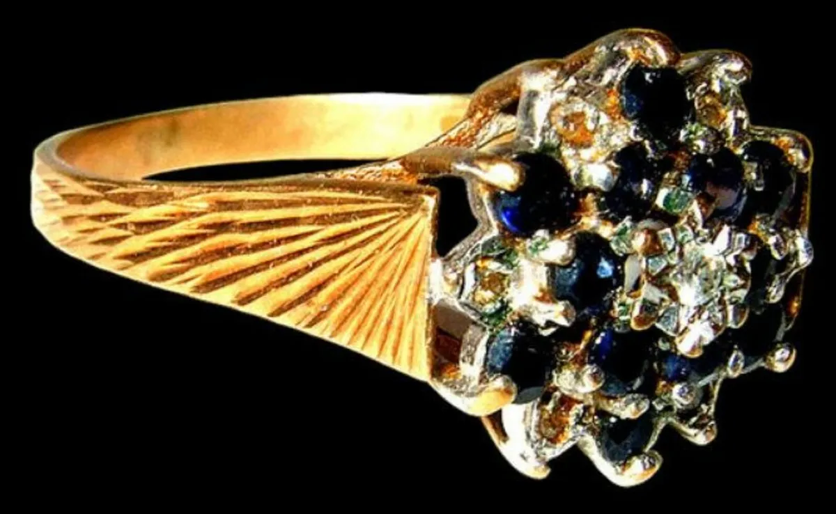 Vintage Hallmarked 14ct Gold/Diamond Cluster - Image 3