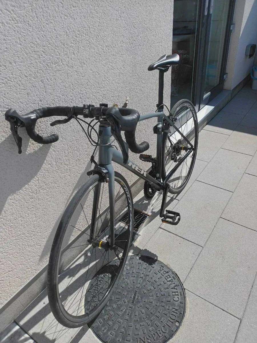 Trek Carbon Road Bike 56cm Frame - Image 2