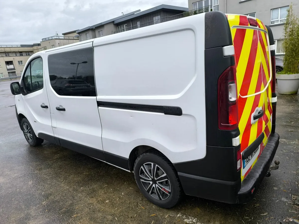 Opel Vivaro 2015 - Image 4