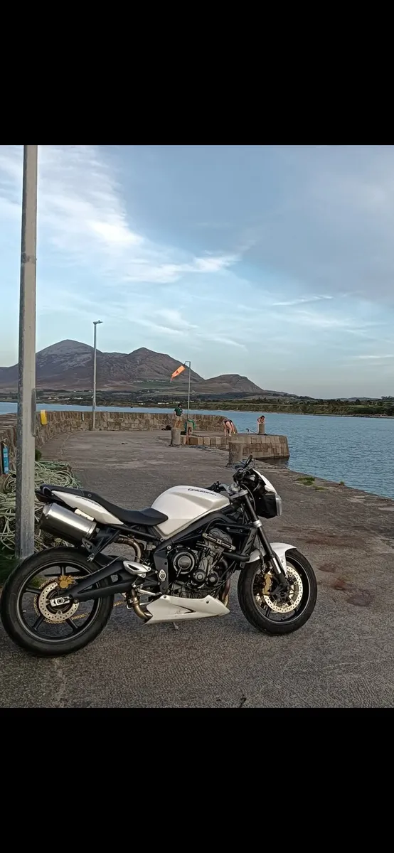 Triumph street triple 675 R - Image 1