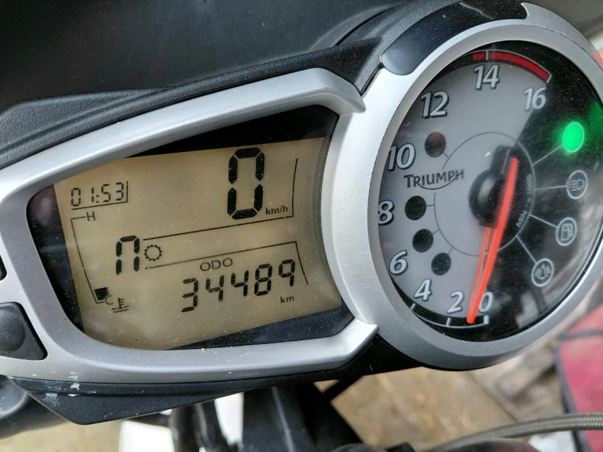 Triumph street triple 675 R - Image 4