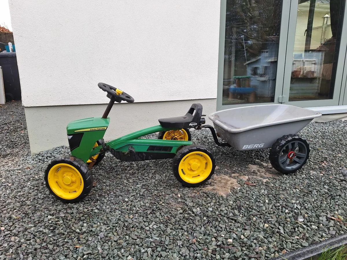 Berg john Deere Tractor and Trailor - Image 3