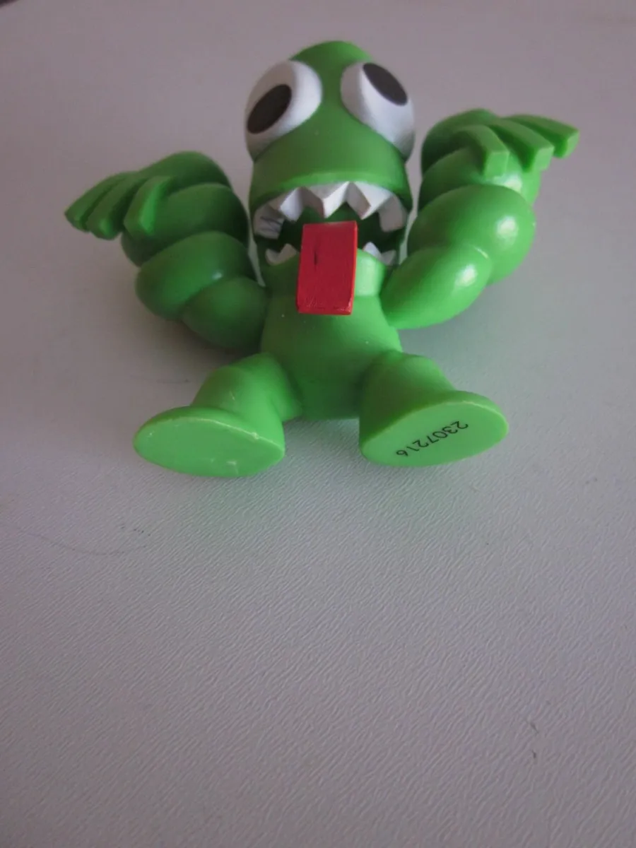 Robolox Rainbow Friends mini Figure Green Monster - Image 3