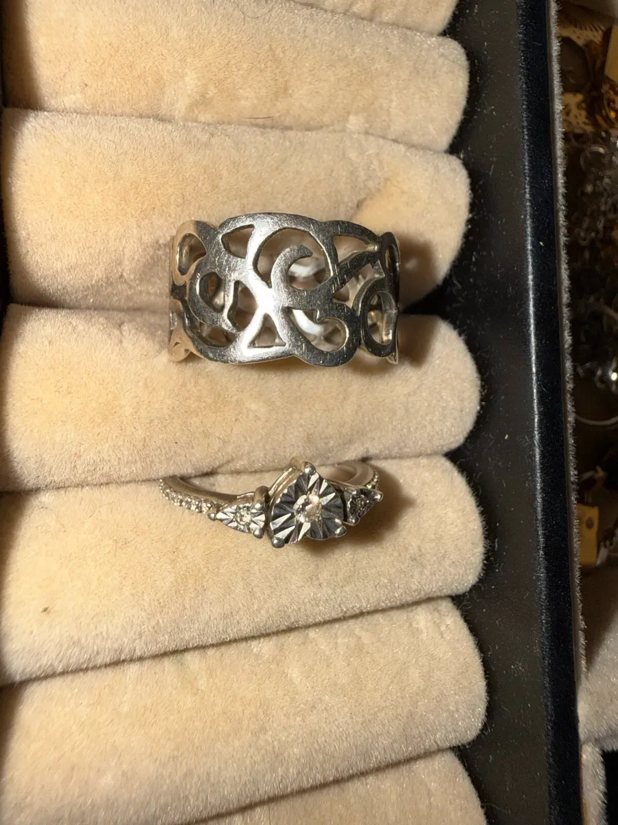 2 silver rings 925 each 15 euro