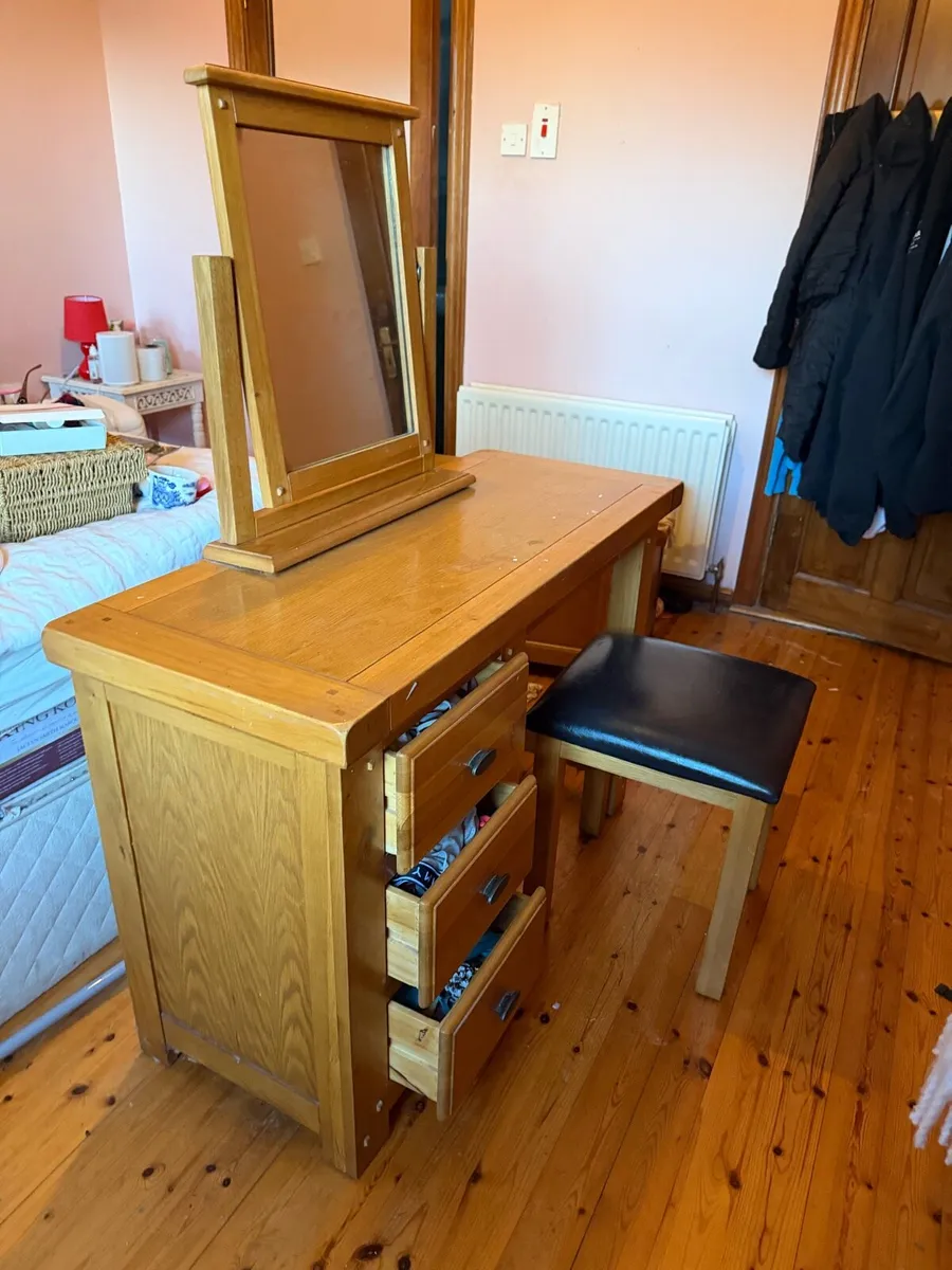 Bedroom furniture - Image 3