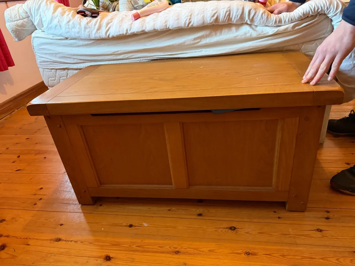 Bedroom furniture - Image 1