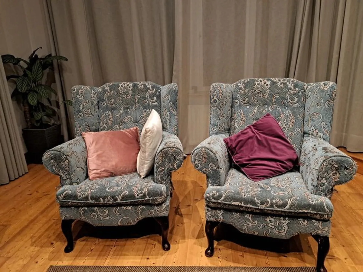 2 Authentic Hotel Heritage Queen Anne Chairs