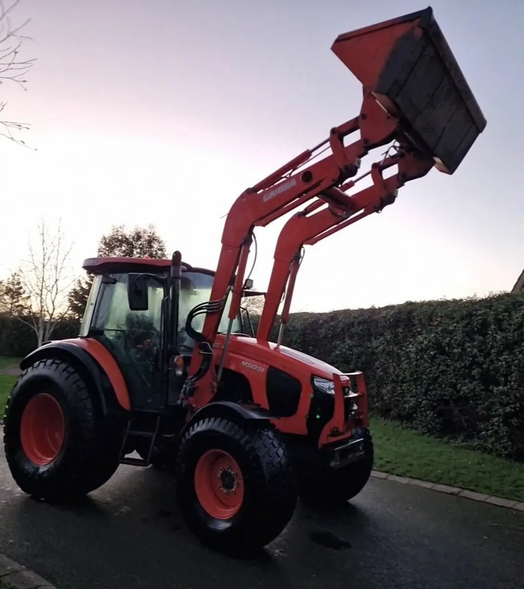 Kubota M5091 100hp Tractor Compact tractor - Image 2