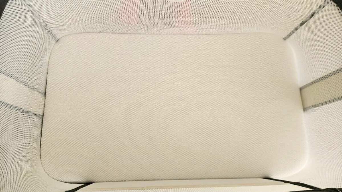 Baby Elegance Bedside Crib – Lightly Used, Excelle - Image 3