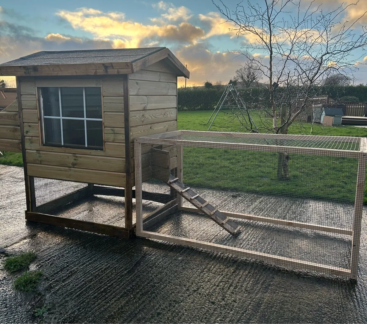 CHICKEN COOP - Image 1