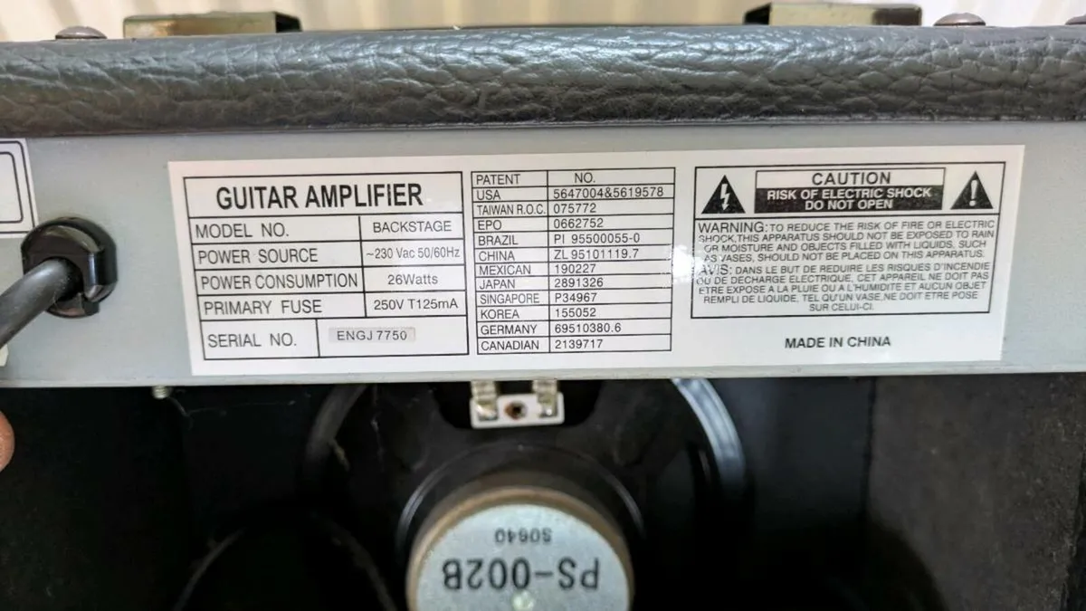 Electric guitar and amplifier - Image 2