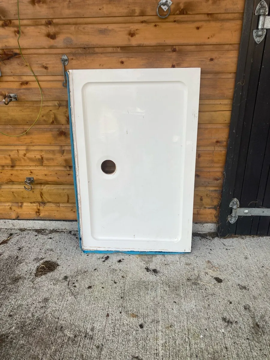 Shower tray/screen - Image 1