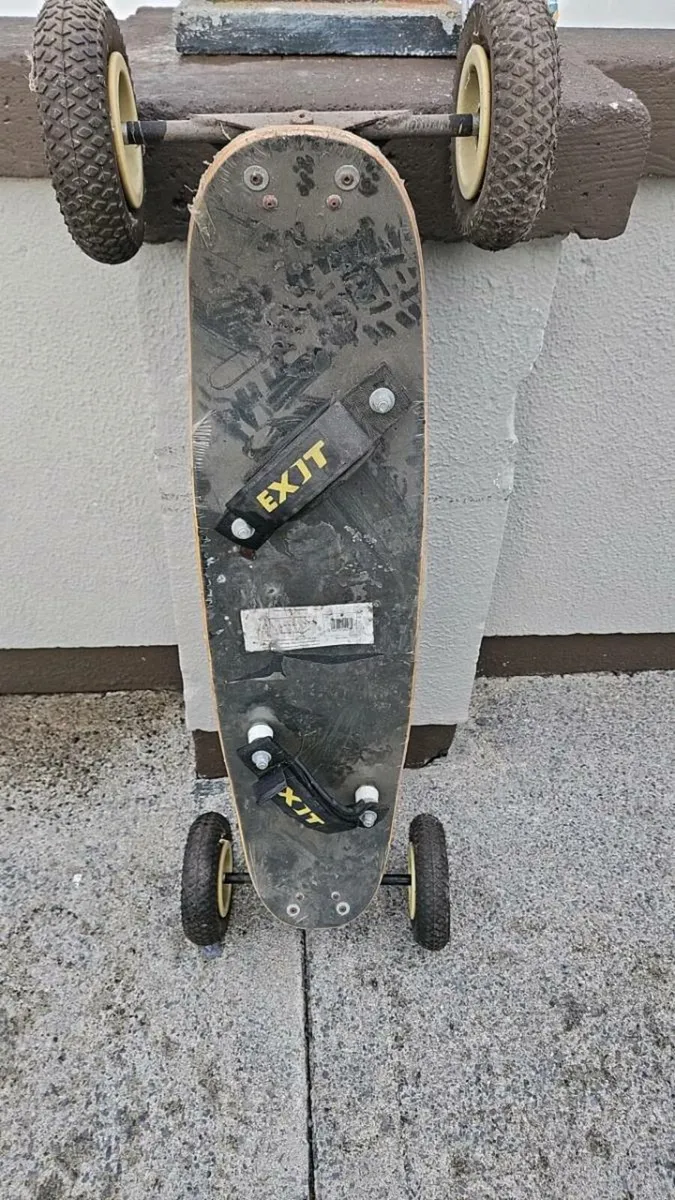 Skateboard - Image 2