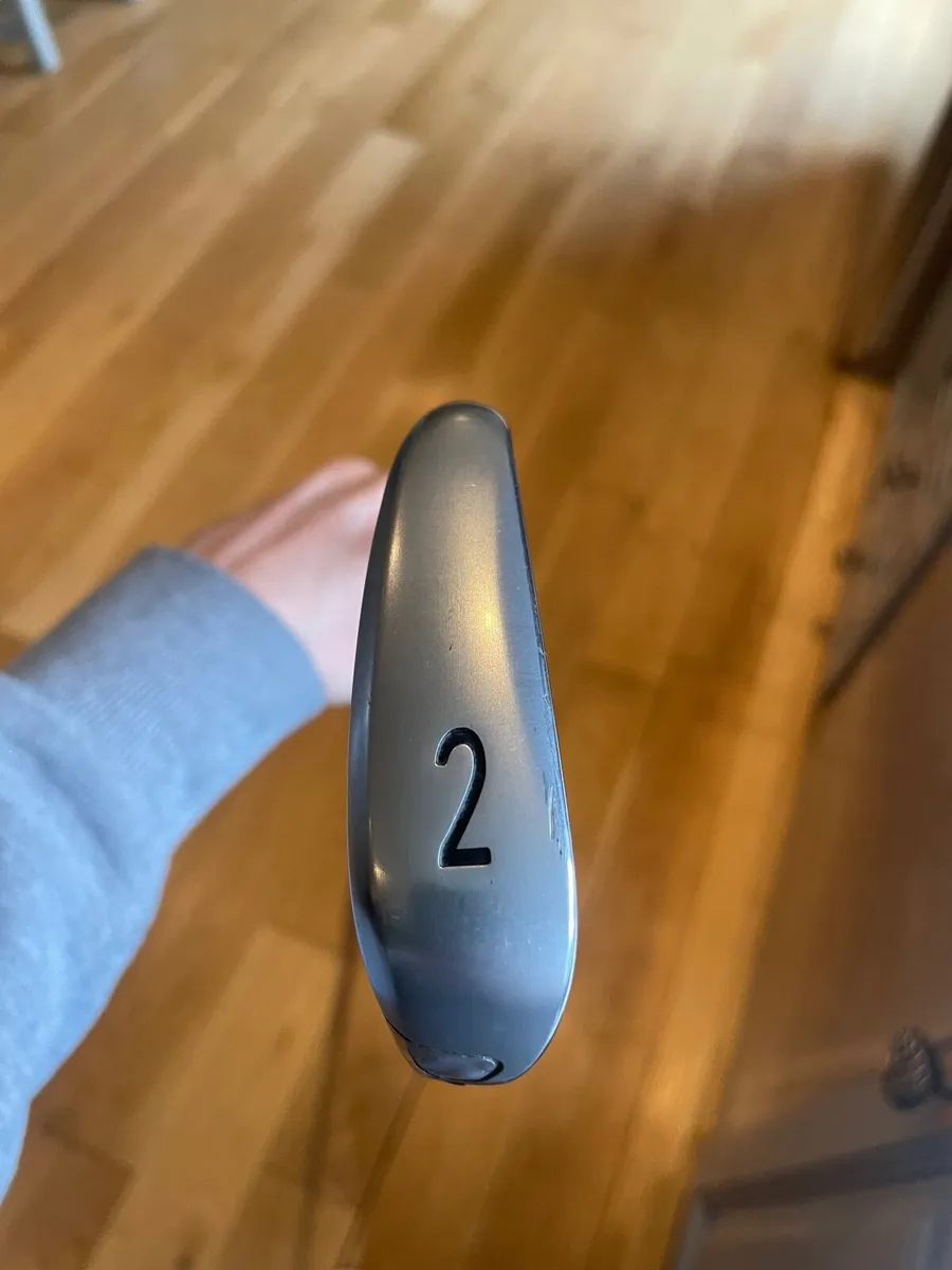 Titliest u500 Left handed 2 iron - Image 2